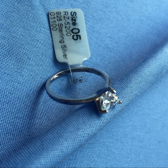 🎓Sterling Silver Diamond ring - Picture 7 of 8